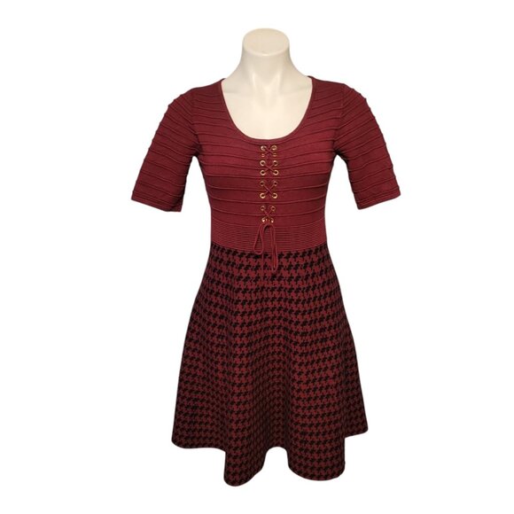 Candie's Juniors Sweater Dress Burgundy Knit Fit Flare Retro Large Houndstooth - Picture 1 of 7